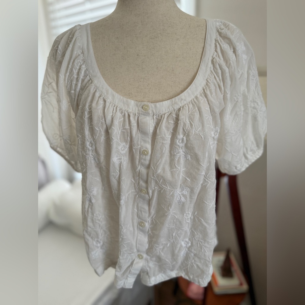 Universal Thread White Embroidered Blouse